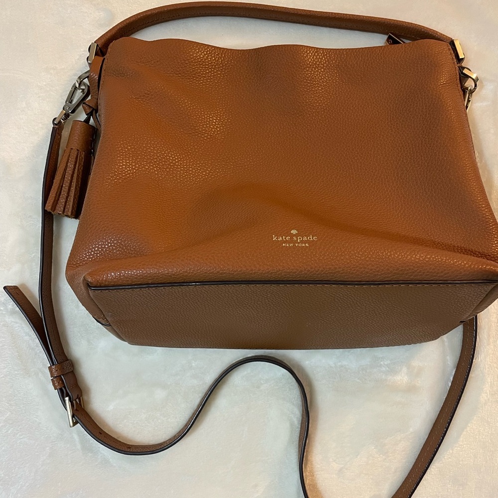 Kate Spade Brown Leather Shoulder Bag with Classic Design